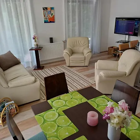 Vamus Vendeg- Es Rendezvenyhaz 3* Vámosszabadi