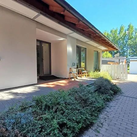 Vamus Vendeg- Es Rendezvenyhaz 3* Vámosszabadi